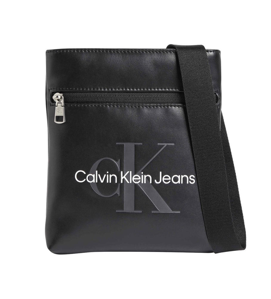 Bolsa de ombro macia com monograma Calvin Klein Jeans, preta.