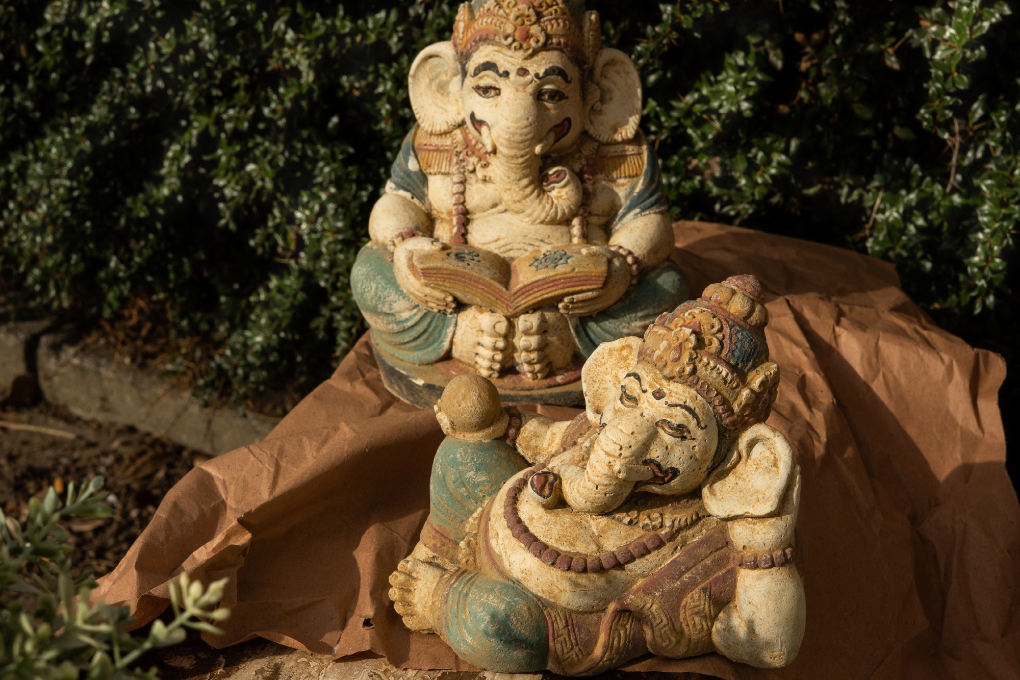 Statue 'Ganesha lesend', multicolor, H 21 cm, B 18 cm, L 12 cm von fischer's lagerhaus