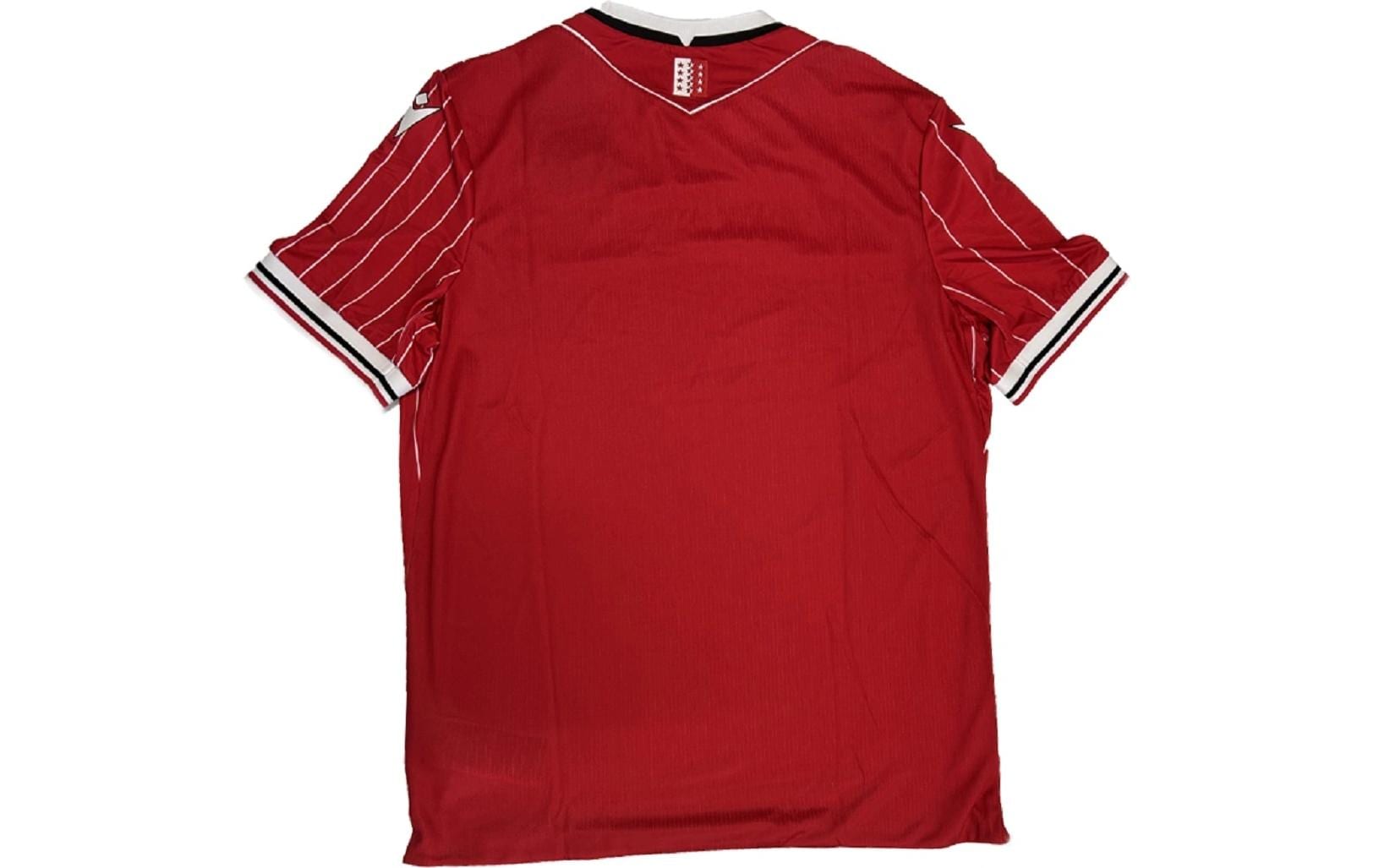 Auswärtstrikot 2025/26 L, Rot<br>Leichtes und atmungsaktives Oberteil mit Stil