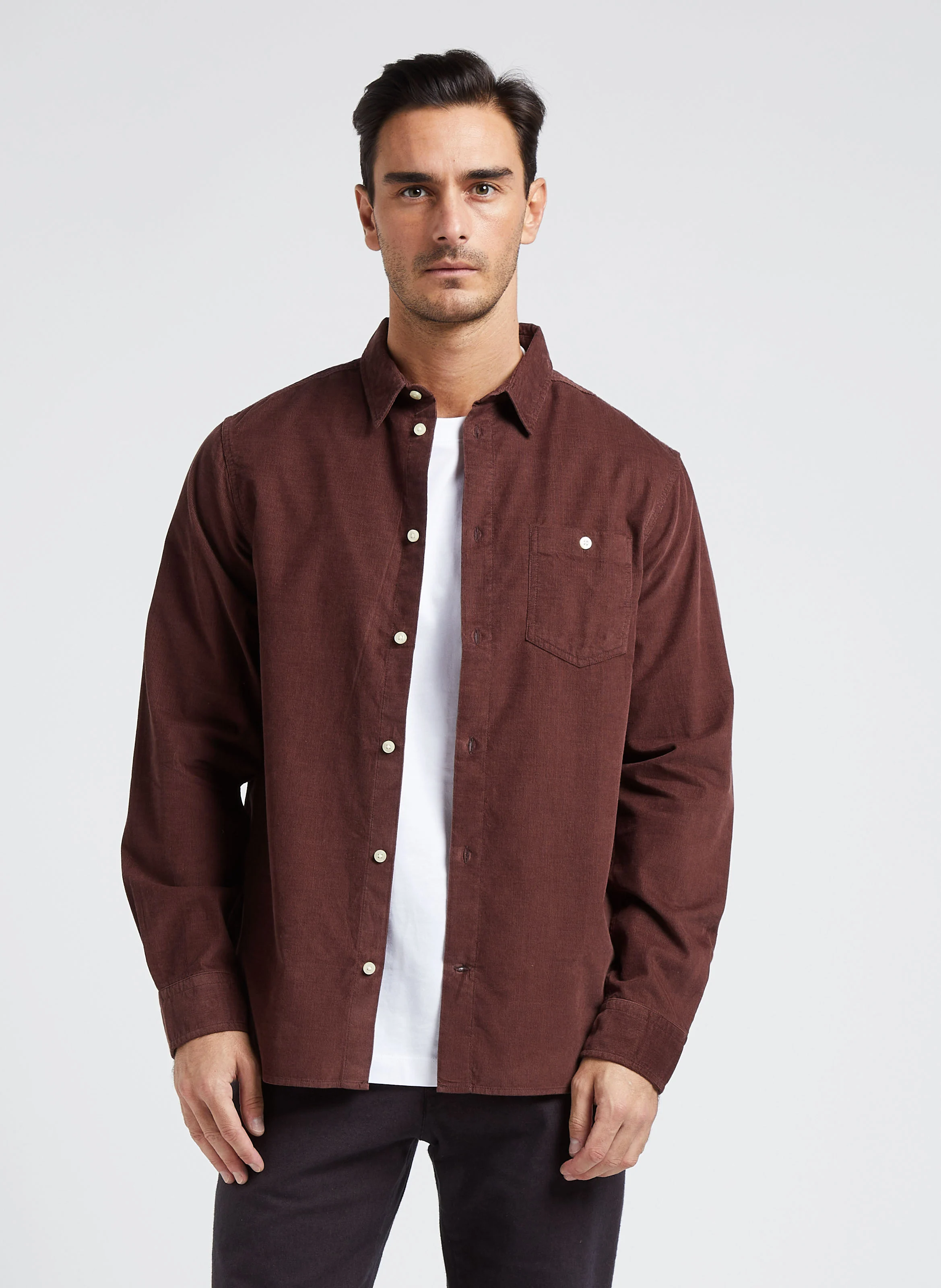 Chemise col classique aspect velours côtelé en coton bio | Marron