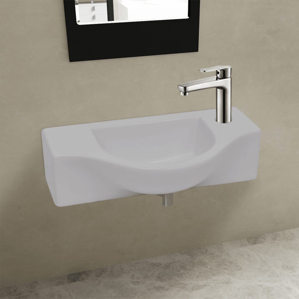Keramische wastafel met kraangat, wit