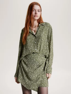 Camisa de crepe com estampa de penas, estilo relaxado