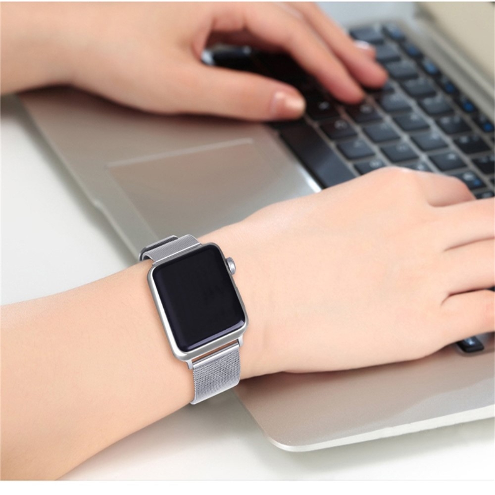 Apple Watch (42/41/40/38 mm) Edelstahl Ersatz Armband Milanaise mit Dornschliesse - Silber