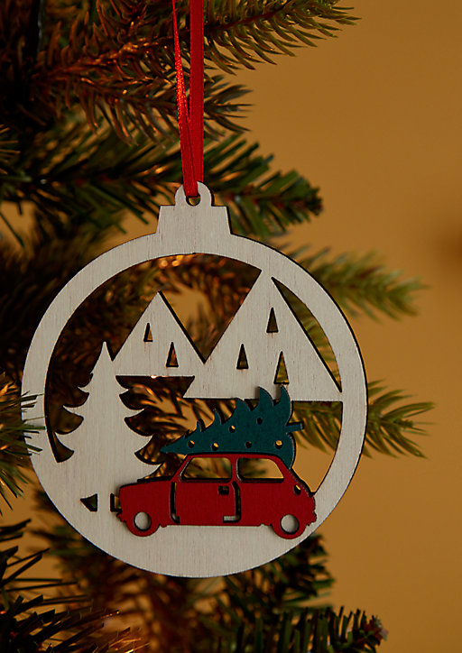 Boule de noël en bois sapin et voiture diamètre 9cm