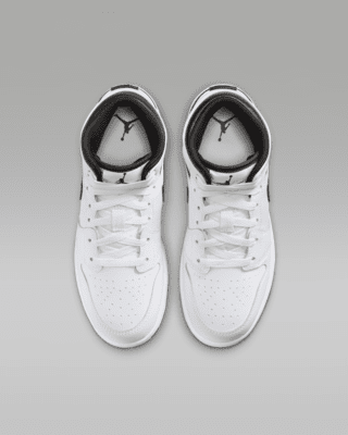 Air Jordan 1 Mid Older Kids' Shoes