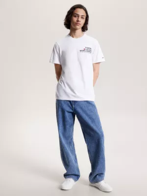 Camiseta com gola redonda e logo