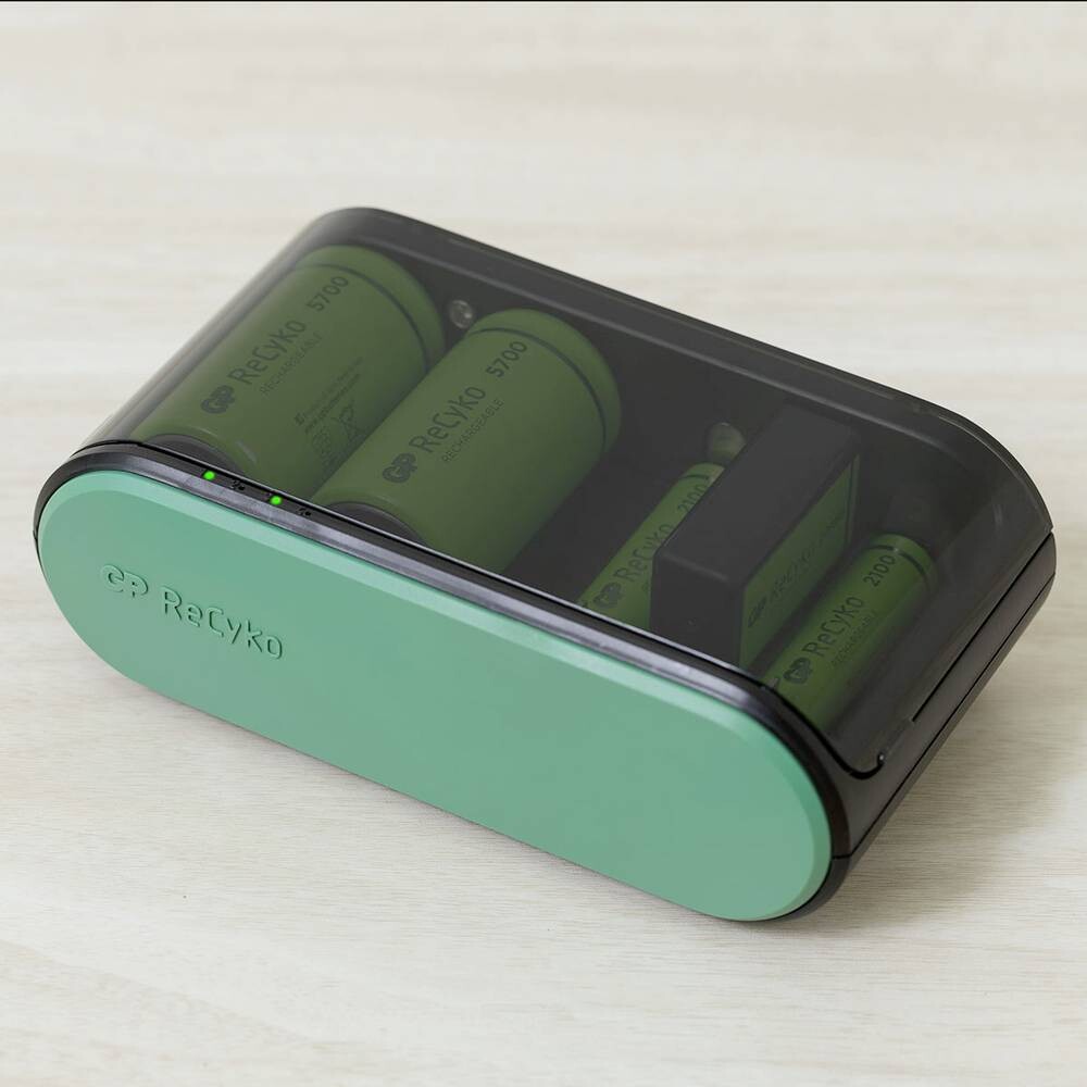 Gp - Recyko Universal USB Battery Charger B631