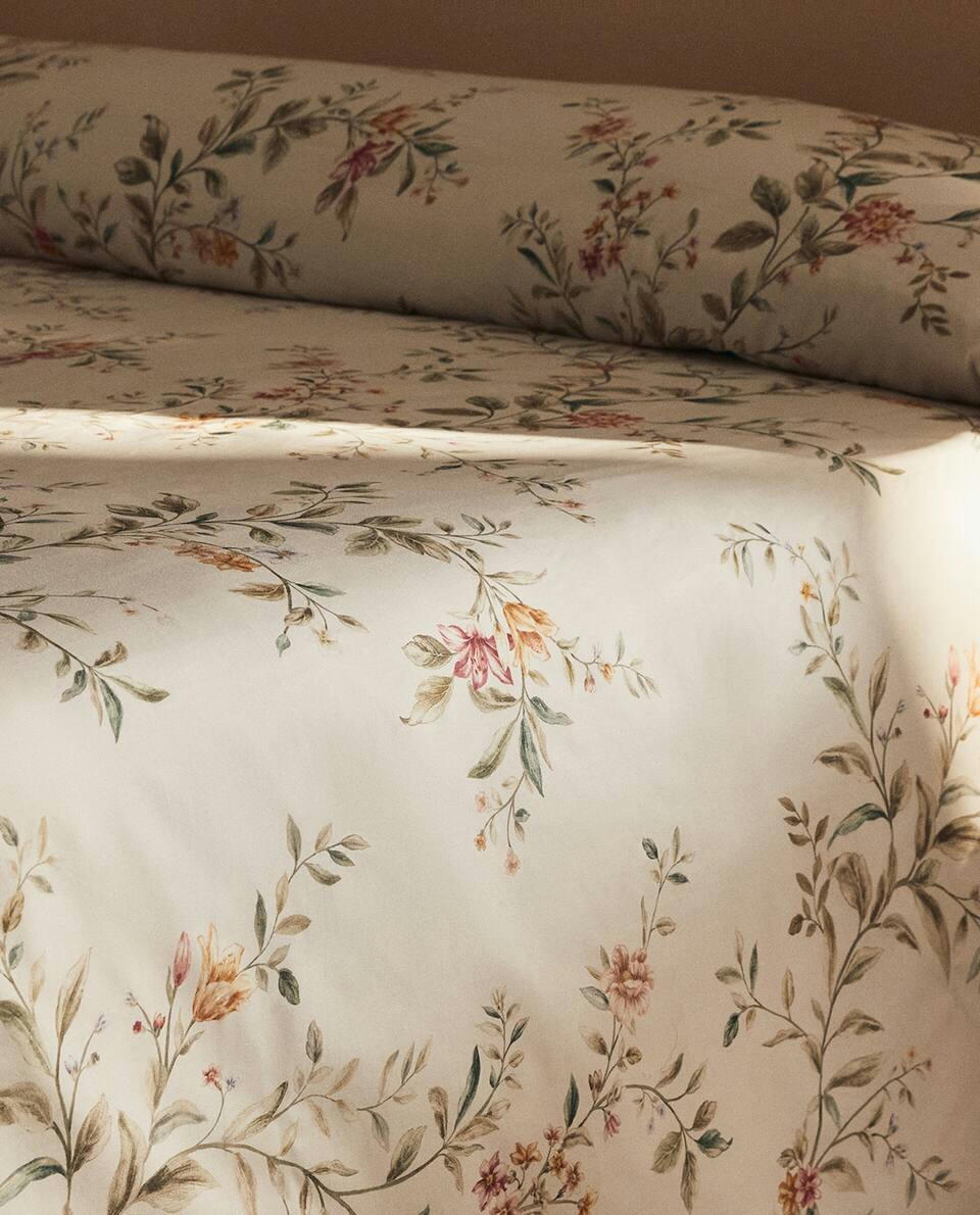 CAPA DE EDREDOM COM ESTAMPA FLORAL