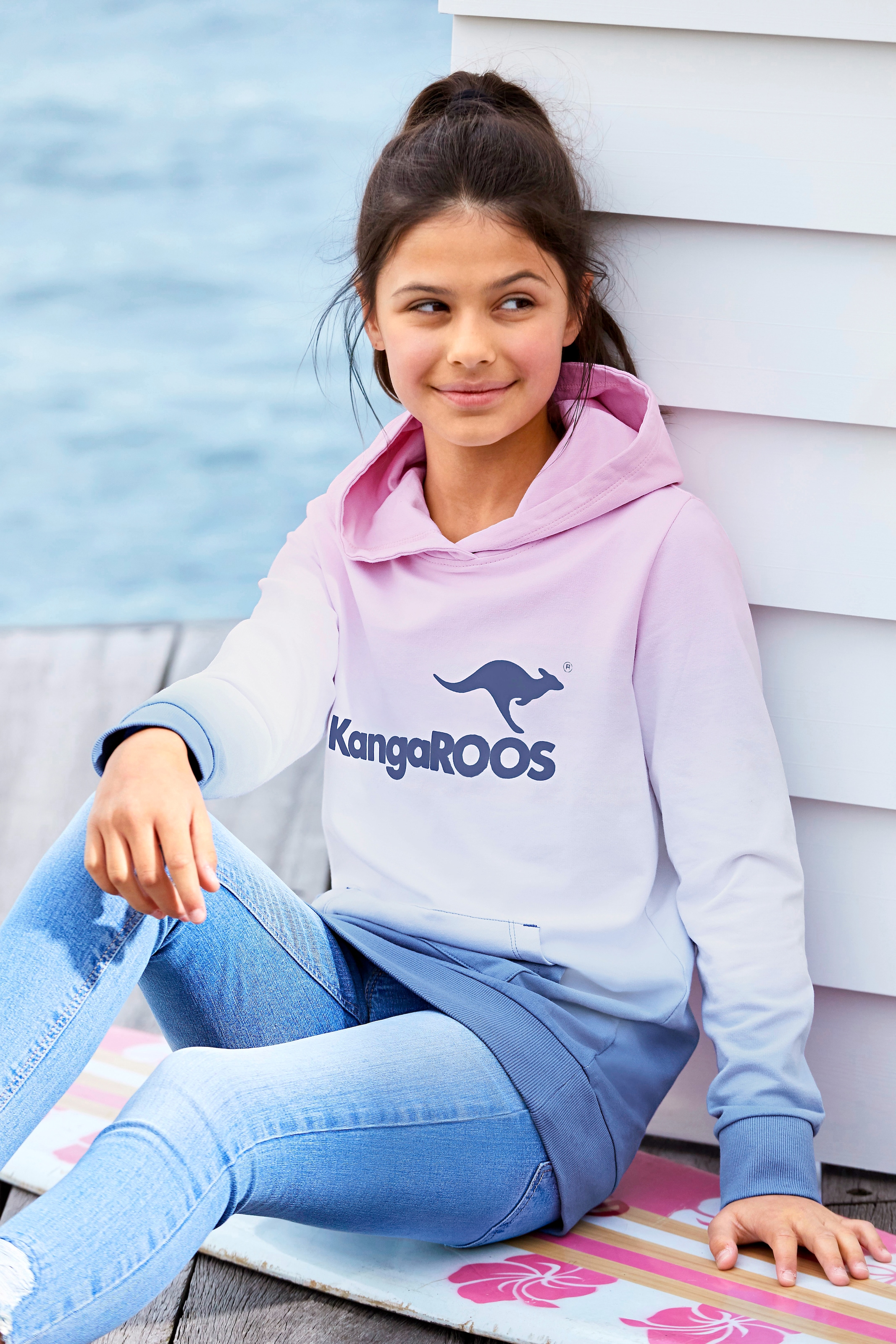KangaROOS Kapuzensweatshirt », Longsweatshirt mit Farbverlauf«, Langarm mit Bündchen,  taillierter Schnitt,  mit Logodruck