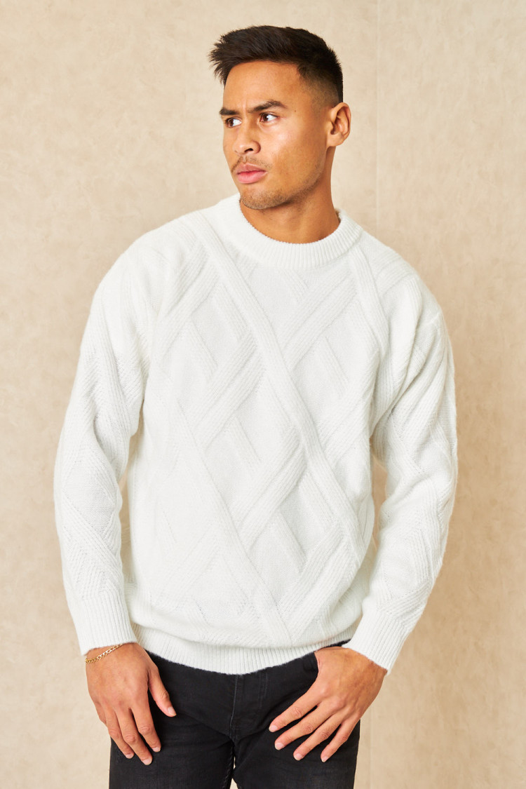 Pull blanc à motif croisé col rond