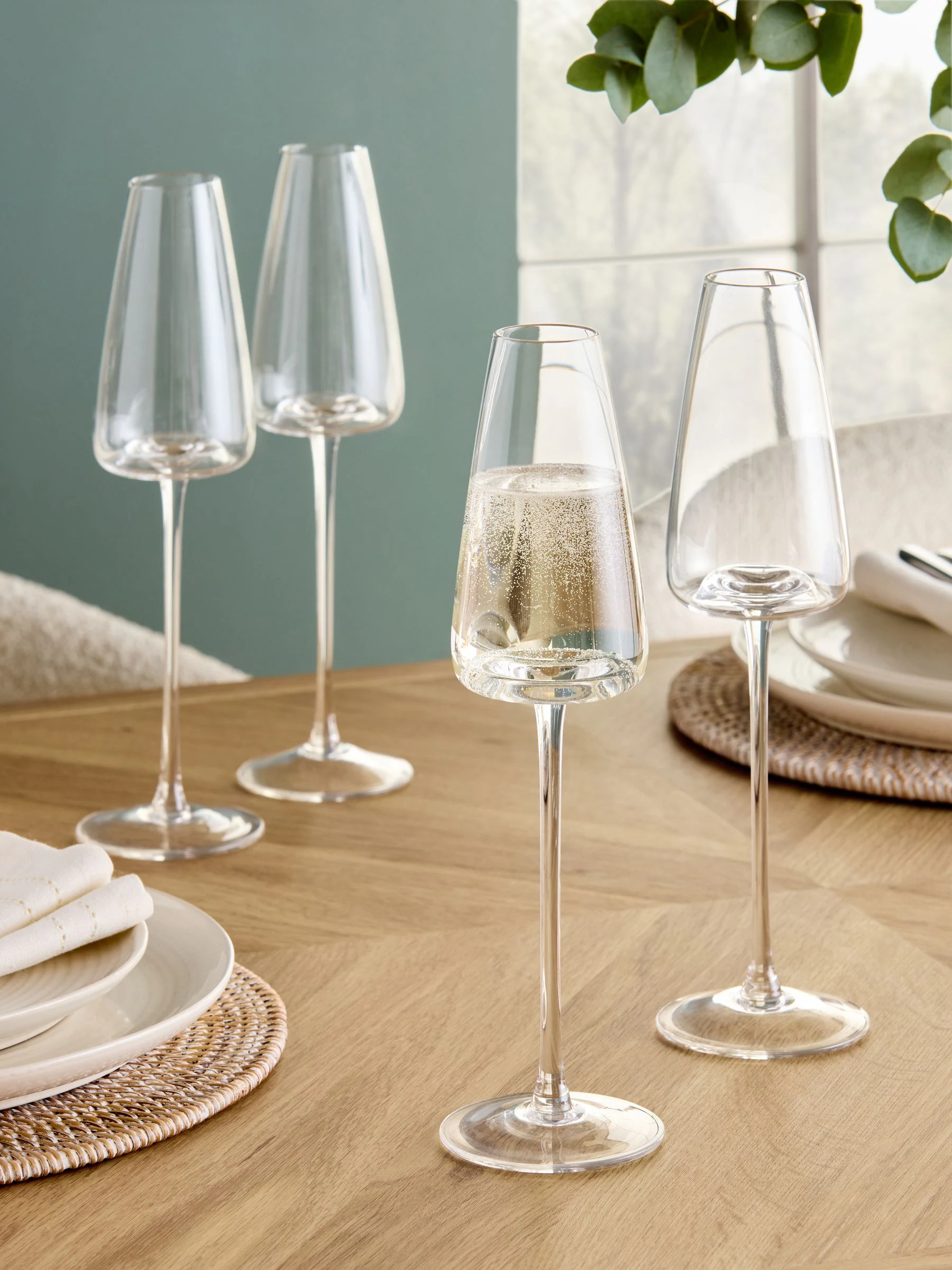 Set van 4 taps toelopende champagneglazen