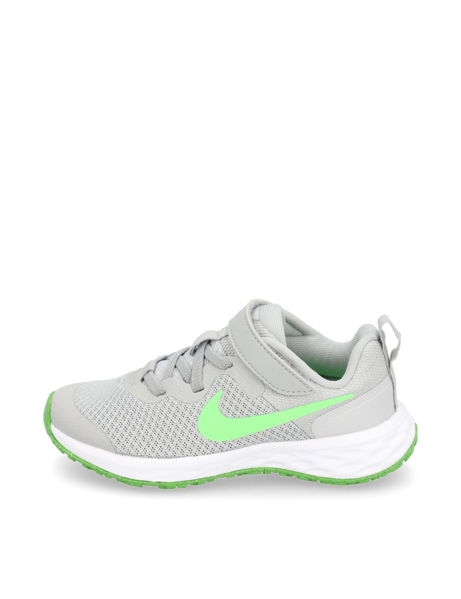 Nike Revolution 6