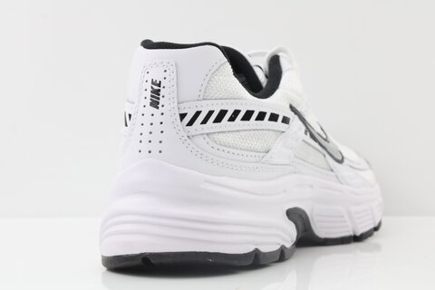 Nike Sneaker