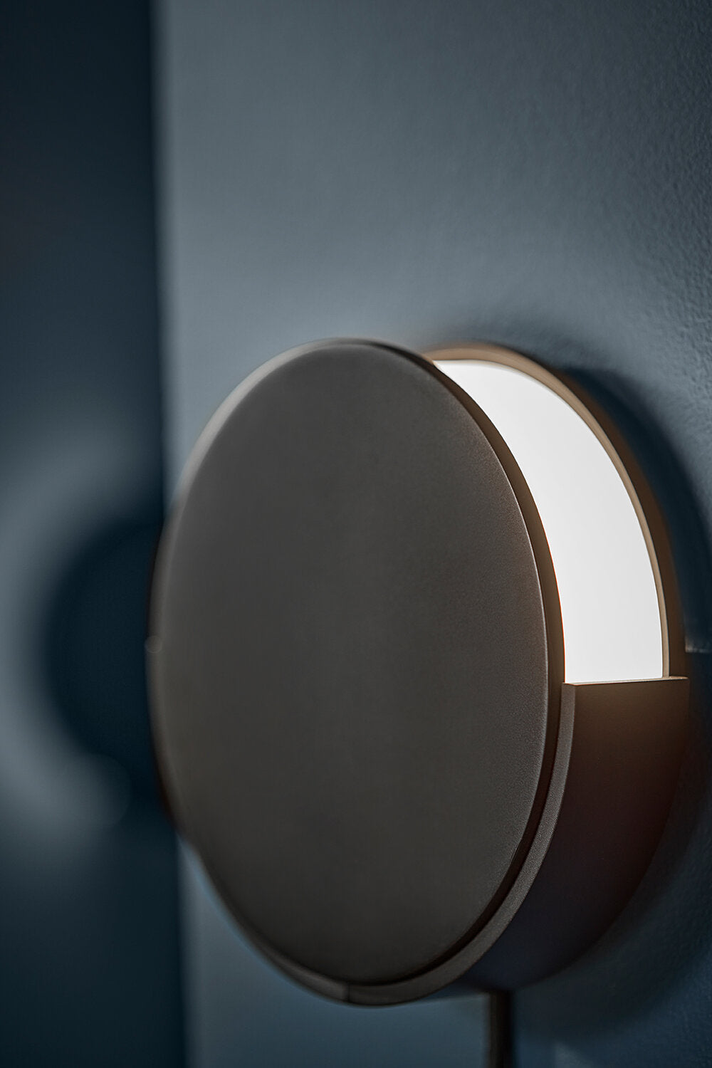 Frandsen  Rotate væglampe, sort - Ø15 cm.