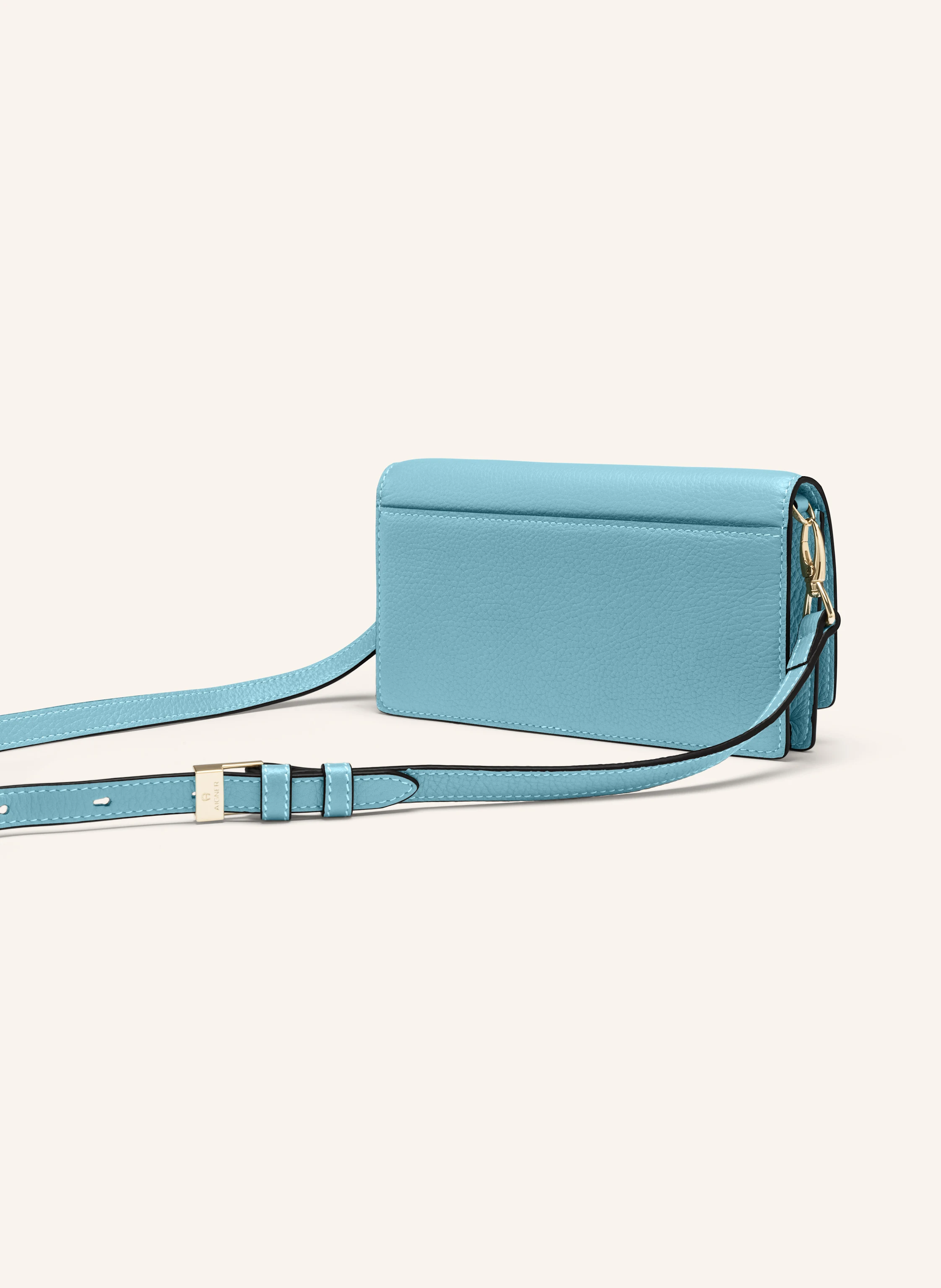 AIGNER FARAH