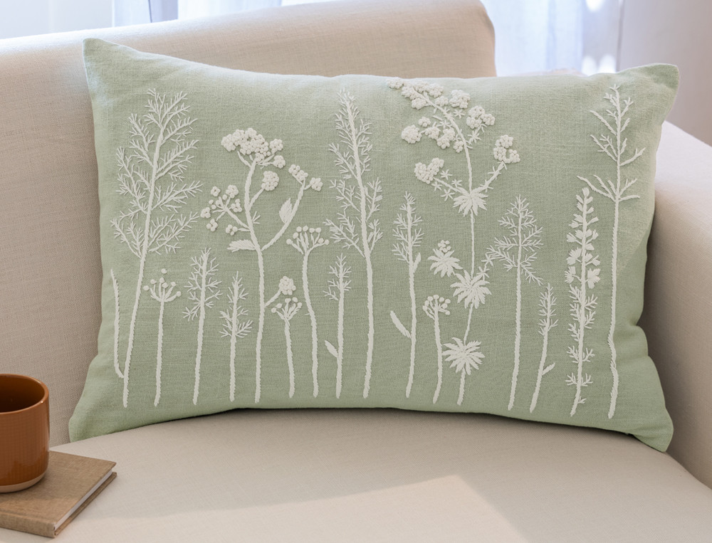 Coussin brodé-En campagne