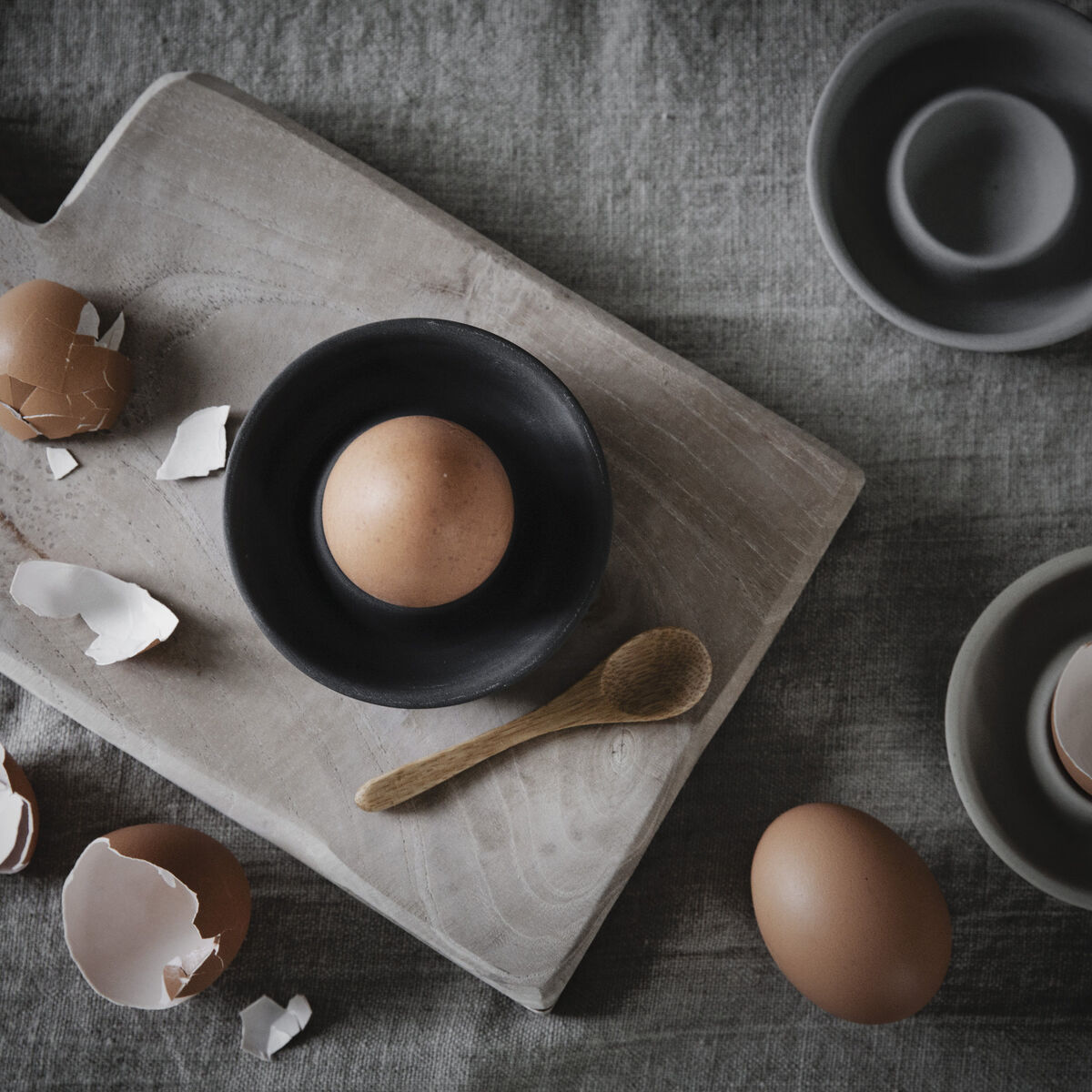 Eggeglass Stengods Mørkegrå