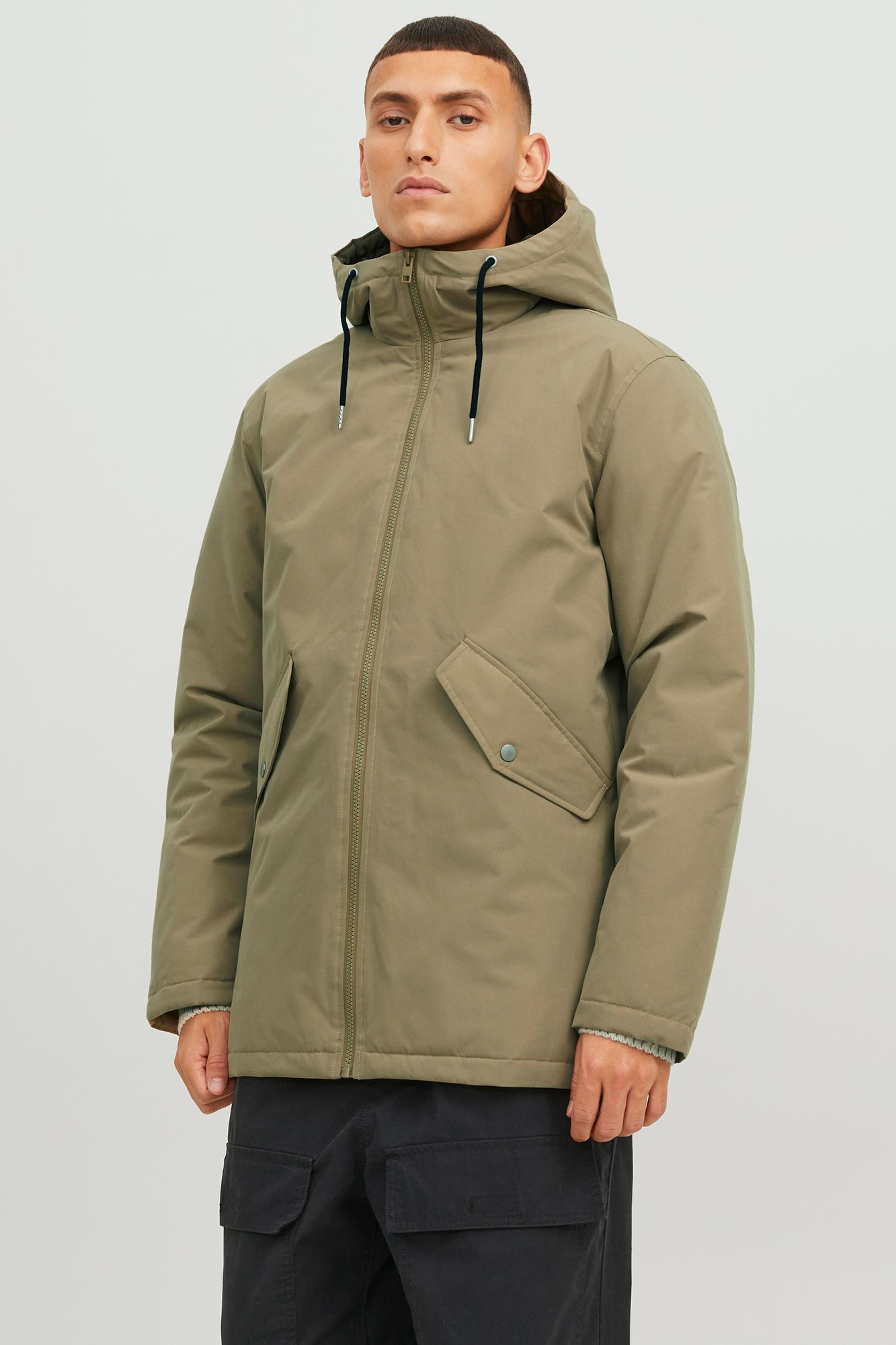 Parka com capuz ajustável