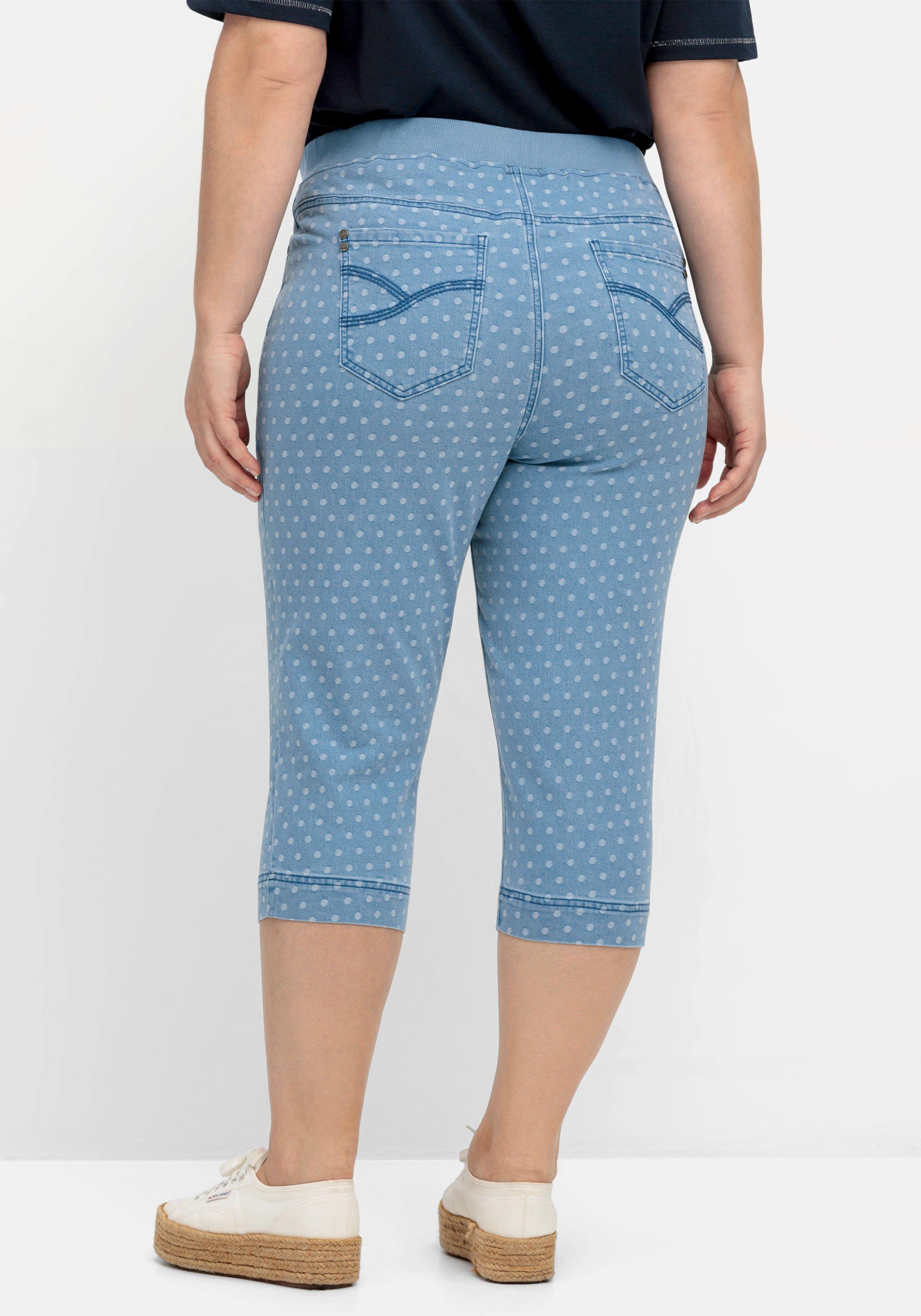 Gepunktete Caprijeans mit Gummibund