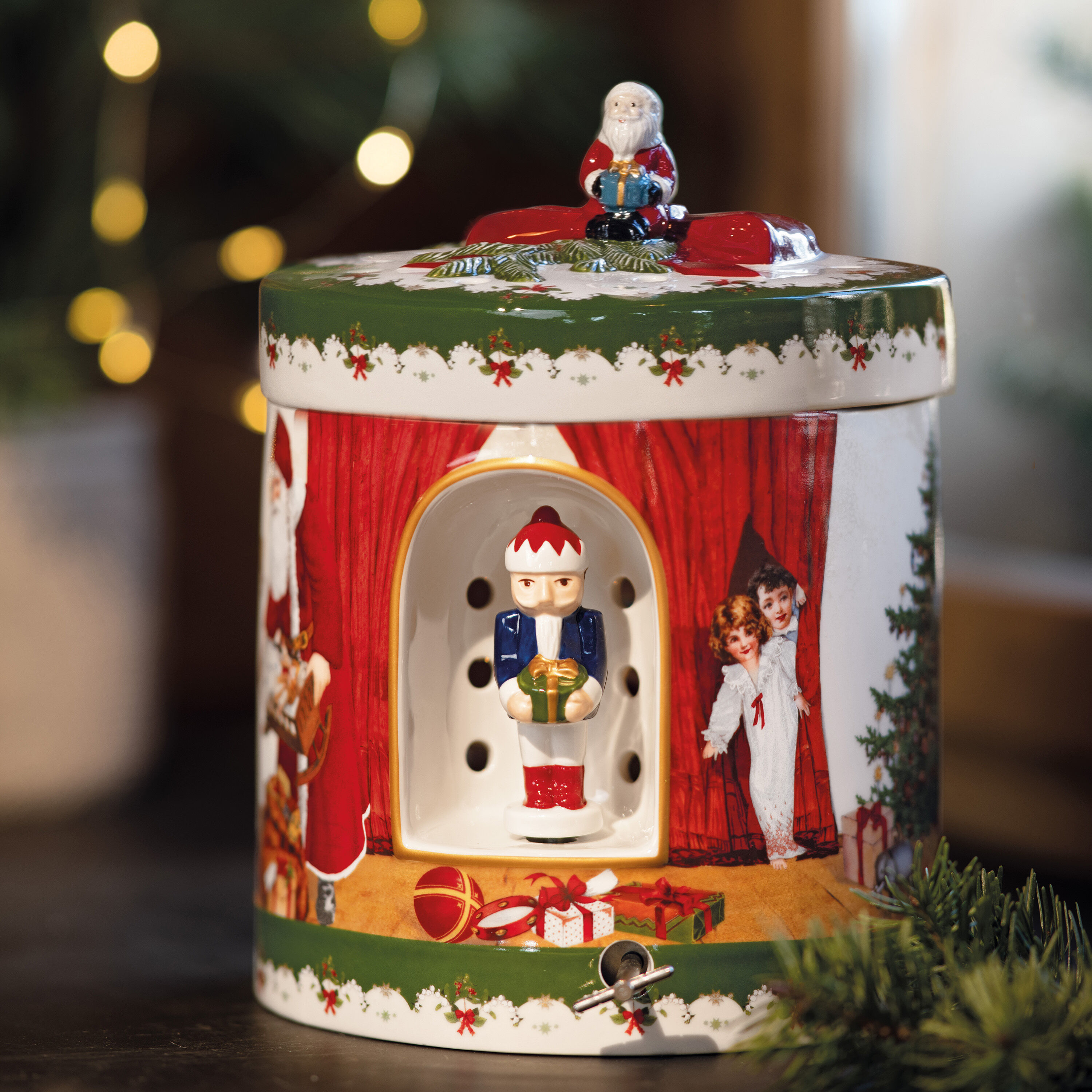 Christmas Toy's Christmas music box Multi-colored, 6.7'' x 6.7'' x 8.7''
