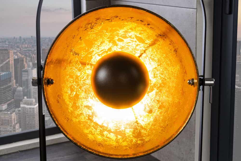 Industrial Stehlampe STUDIO 130cm schwarz Blattgold-Optik 3 neigbare Schirme