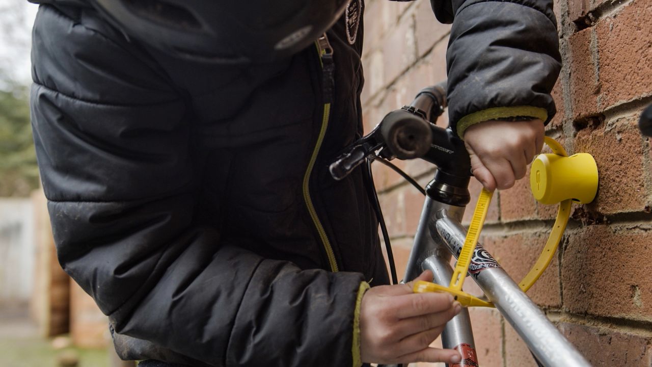 Hiplok ANKR MINI - Kompakter Sicherheitsanker kaufen | Bike-Discount