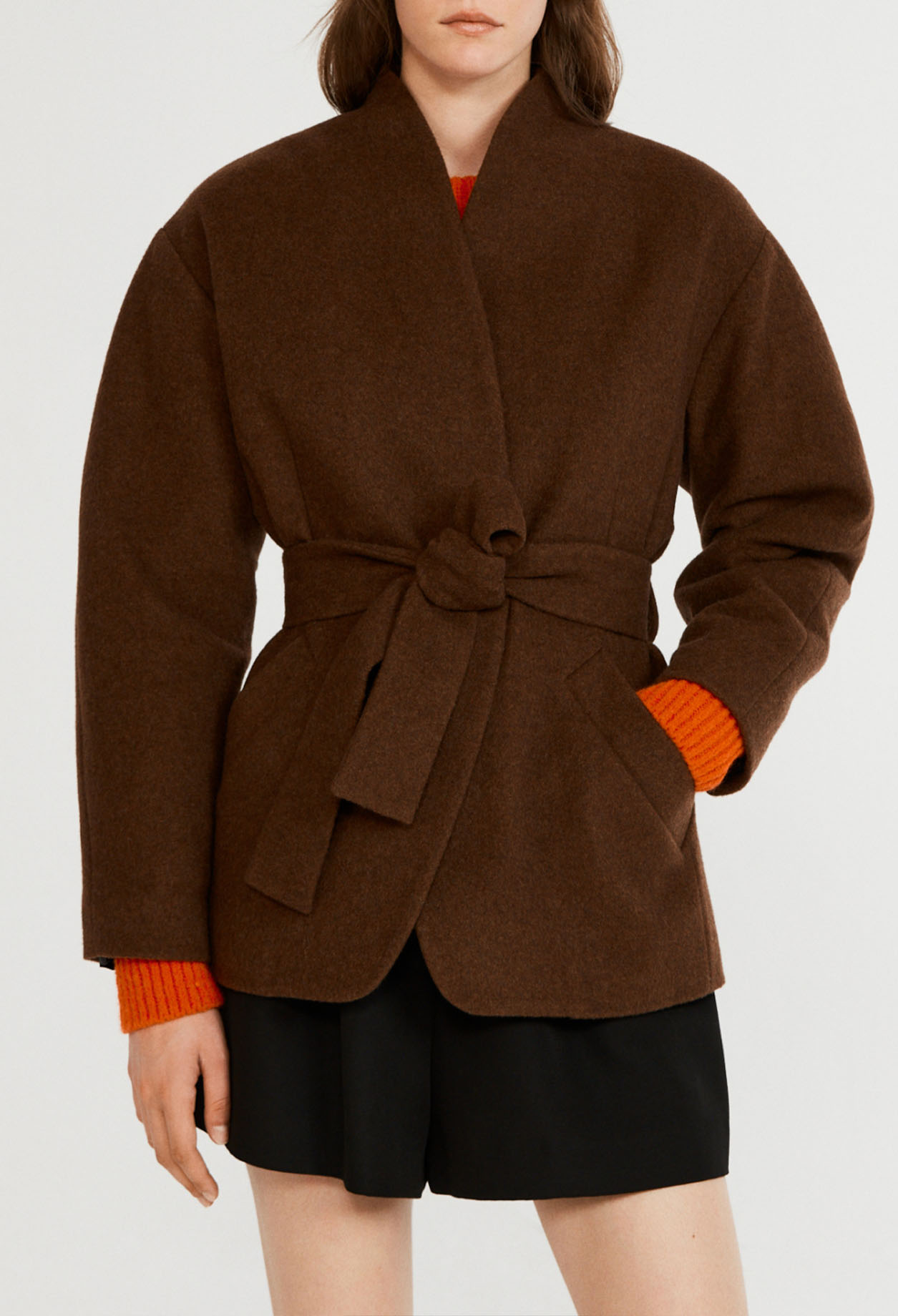 Veste en laine ceinturee