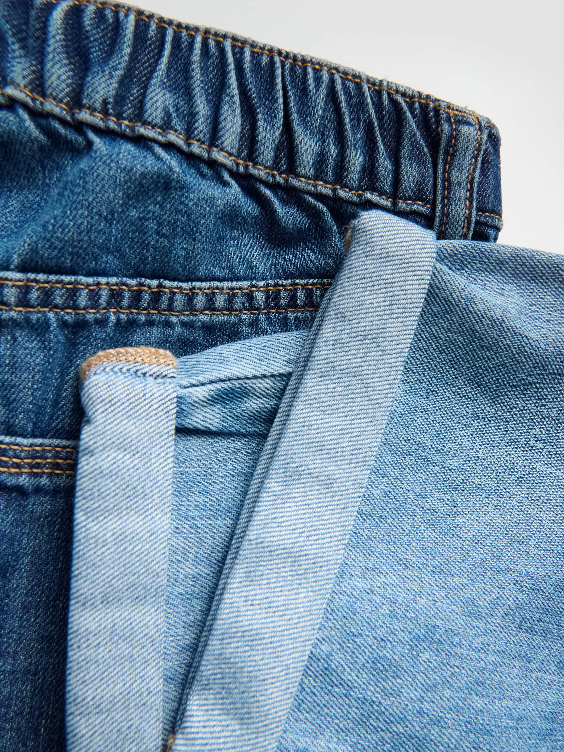 Barrel-Leg-Jeans