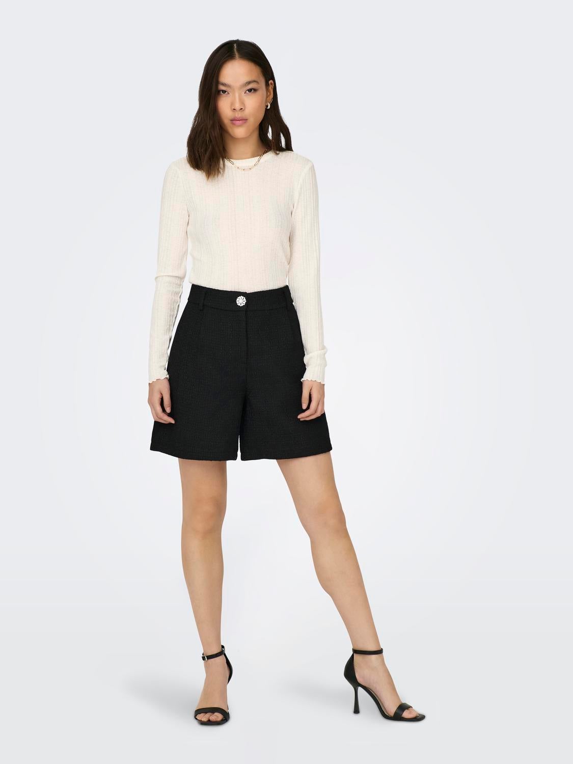 ONLNUAN Mittlere Taille Normal geschnitten Shorts Black