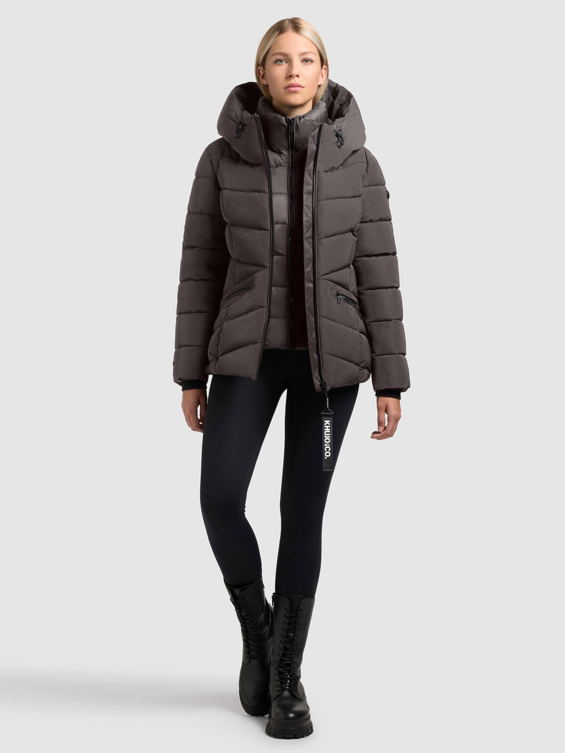 khujo Steppjacke »HERSCH« mit Kapuze Kapuze mit elastischem Kordelzug, elastische Bündchen am Ärmelfutter