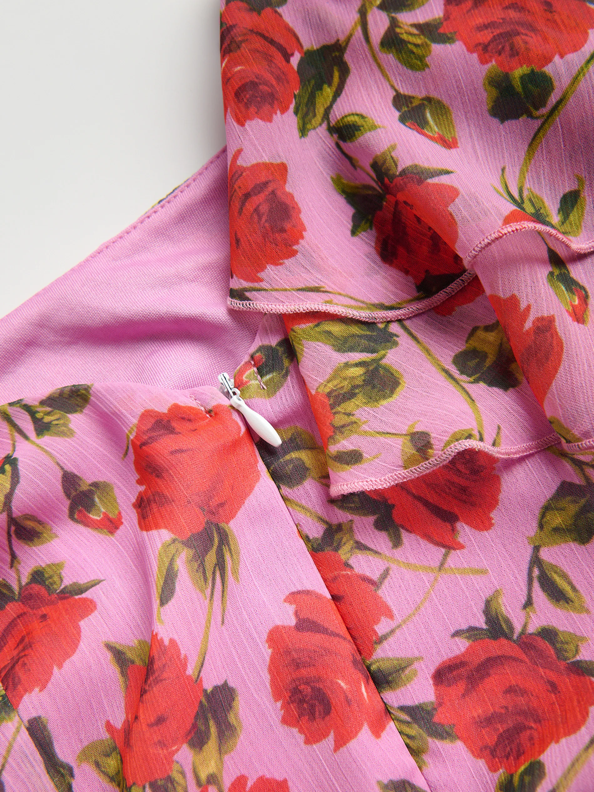 Maxikleid mit Rüschendetails