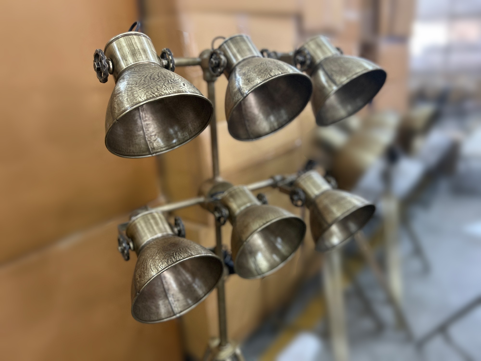 Regie-Lampe, gold, H 176 cm, B 60 cm, T 20 cm von fischer's lagerhaus