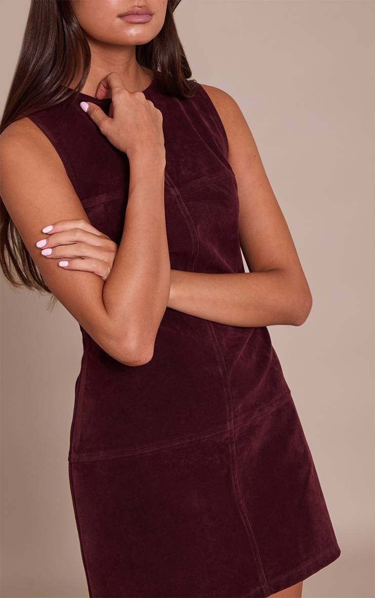 Rouge Bordeaux Robe Droite Sans Manches En Faux Suède Structuré Avec Détails De Coutures