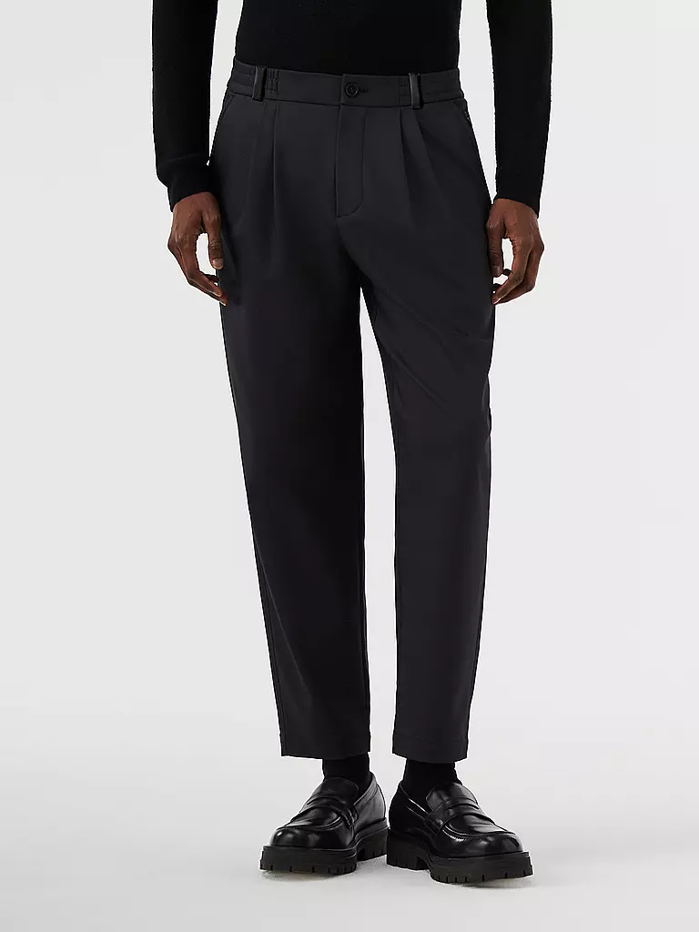 ALPHATAURI Chino PAVO schwarz