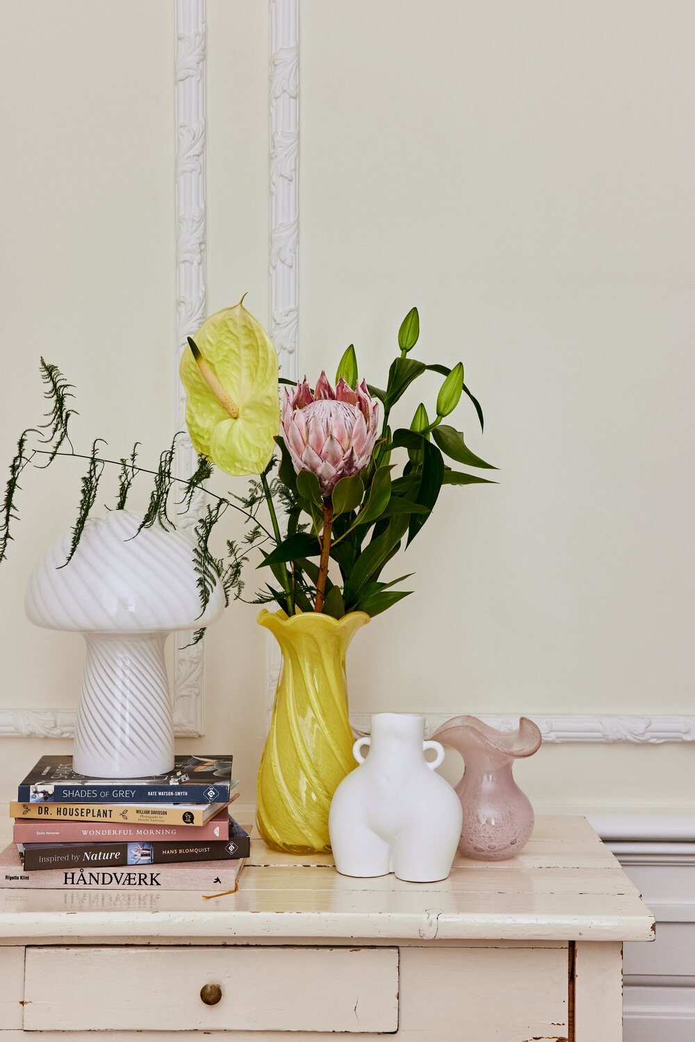 Bahne Interior  Tulip vase, gul - H31 cm.