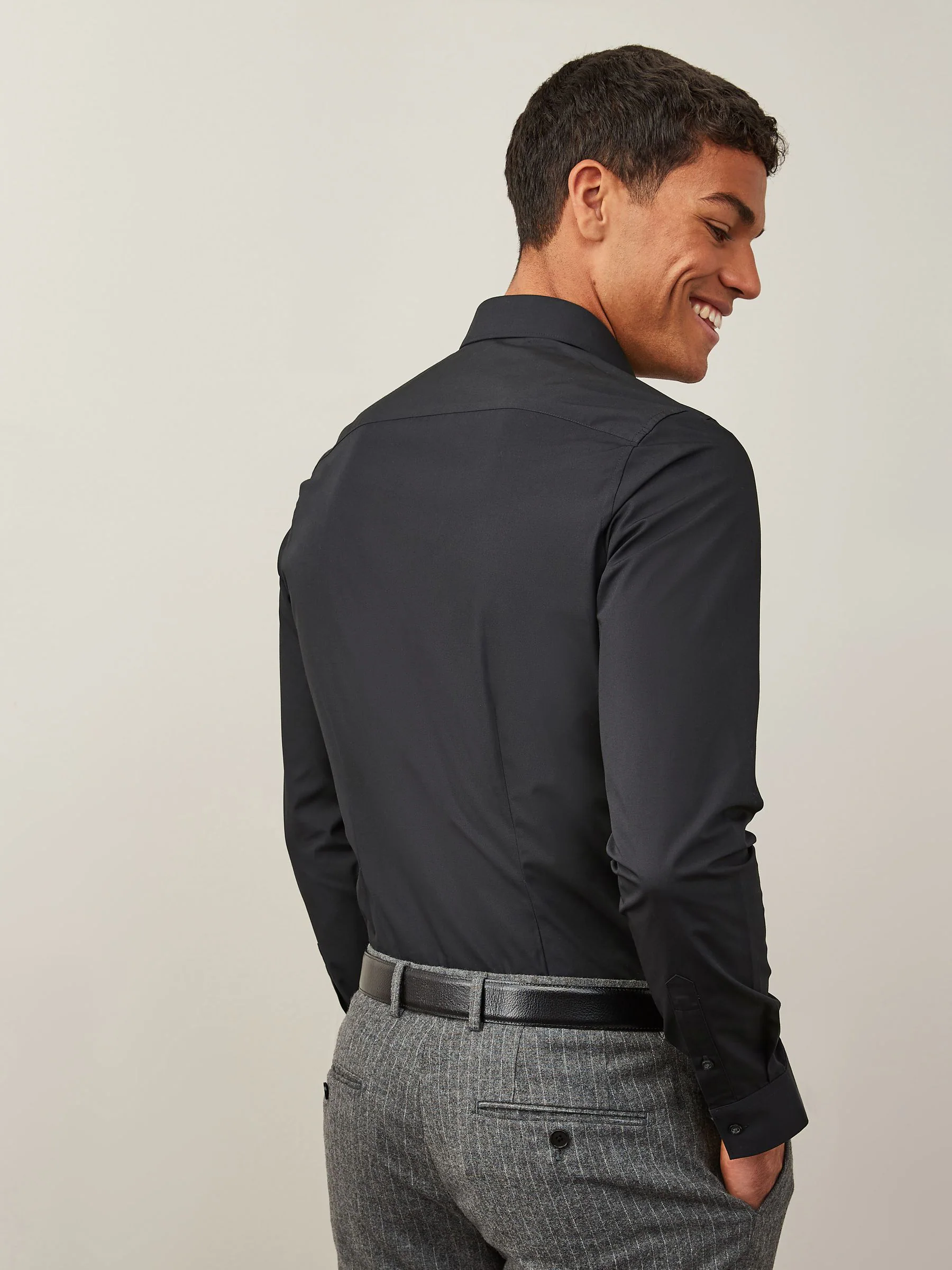 Zwart - Slim Fit - Strijkvrij net overhemd met enkele manchet