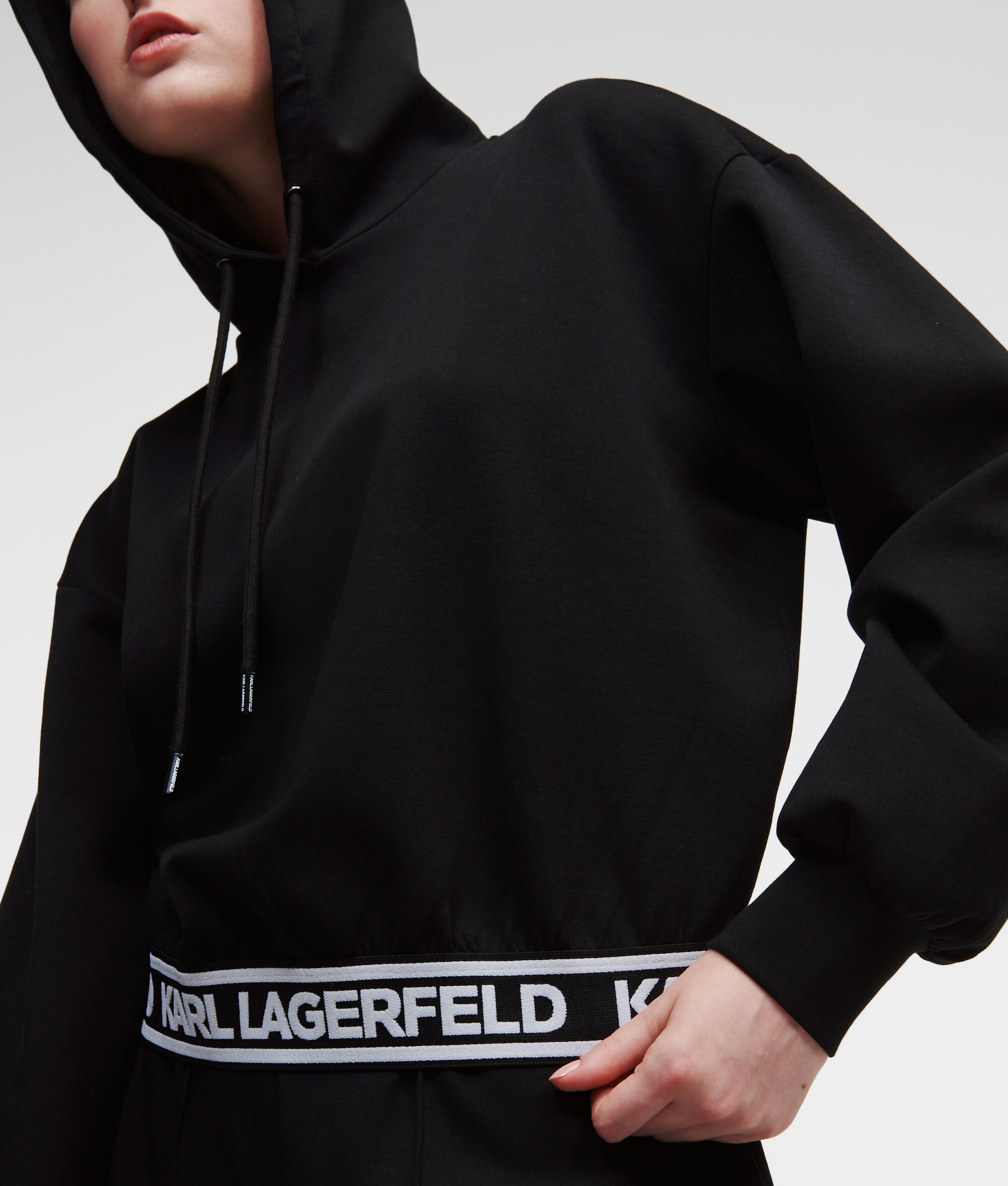 SWEAT À CAPUCHE AVEC LOGO KARL