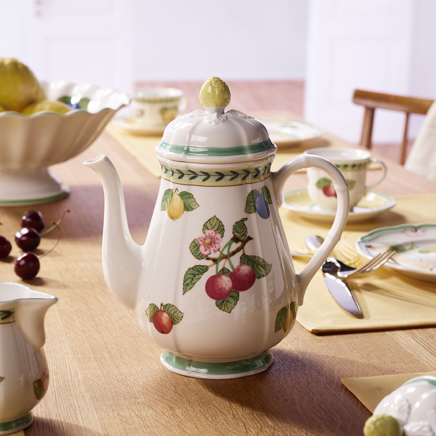 French Garden Coffee pot Multi-colored, 37.2 oz, Premium Porcelain
