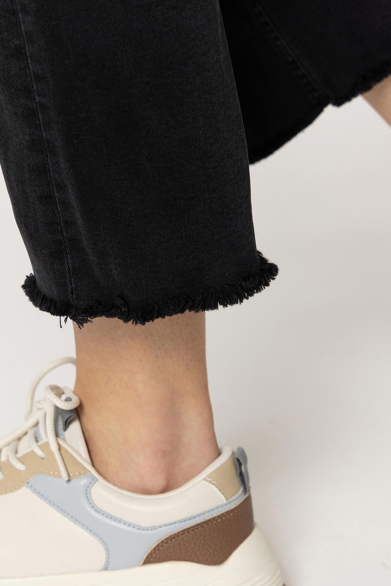 Calça jeans cropped flare de cintura alta Megan