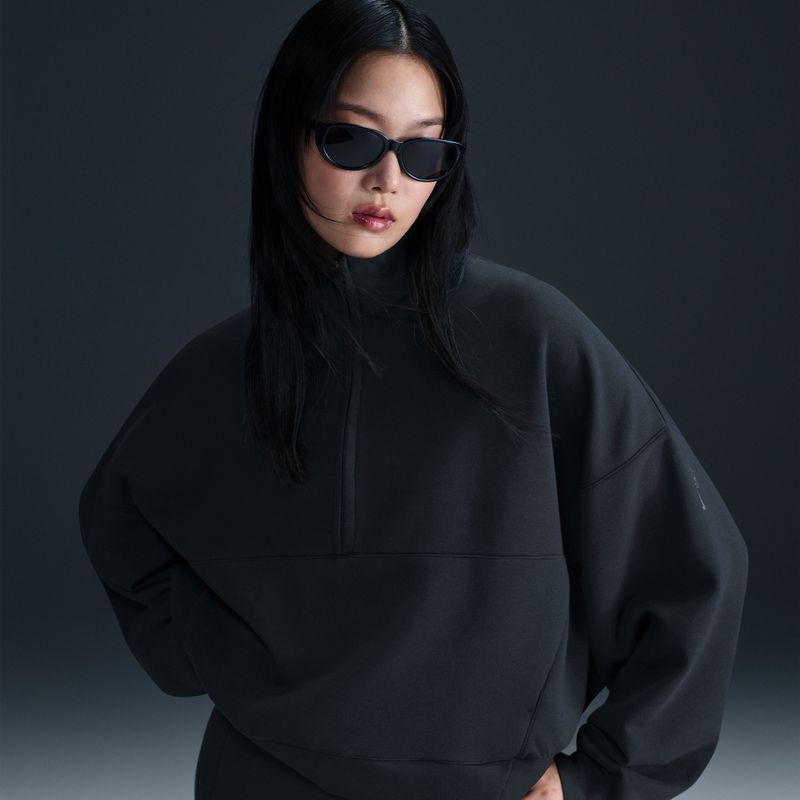 Nike 24.7 ImpossiblySoft Dri-FIT oversized damestop met halflange rits - Zwart
