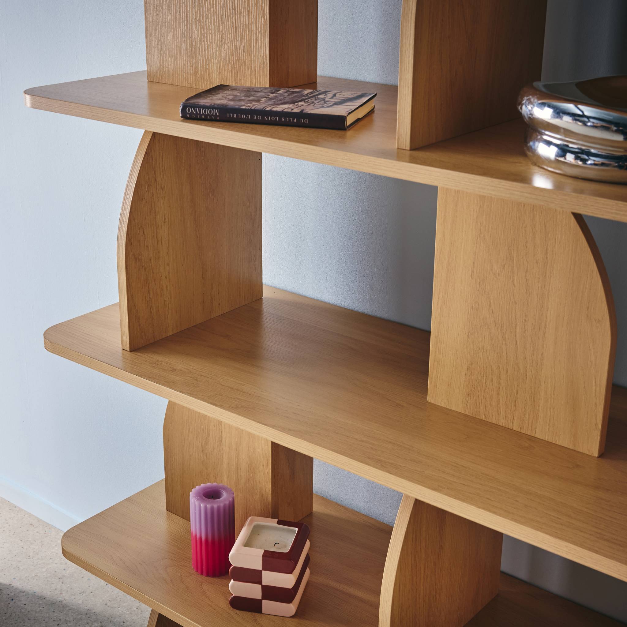 sweeek - Boekenkast open vakken houteffect 5 niveaus
