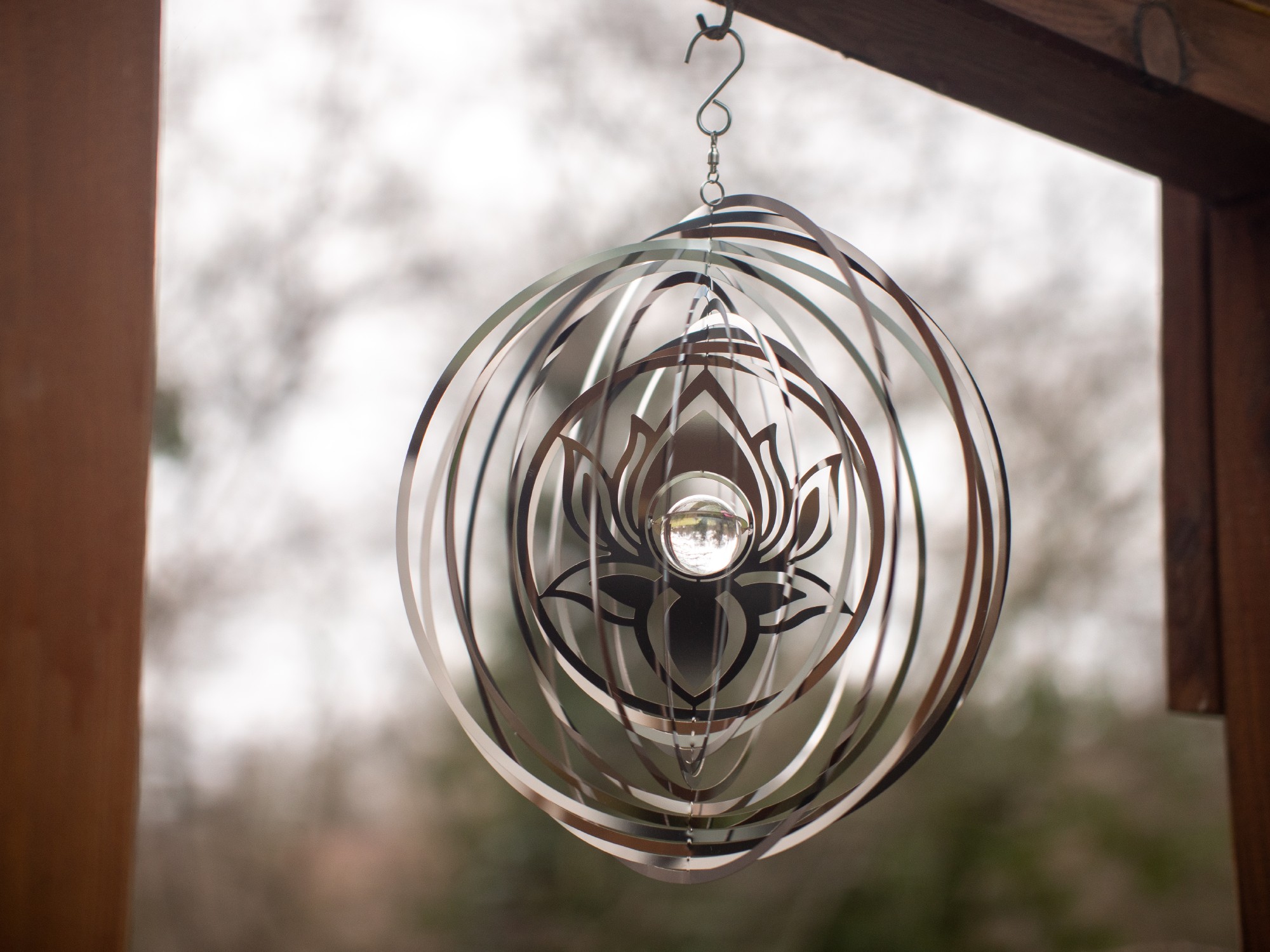 Windspiel 'Lotus' mit Glaskugel, Stahl, Ø 25 cm günstig bestellen