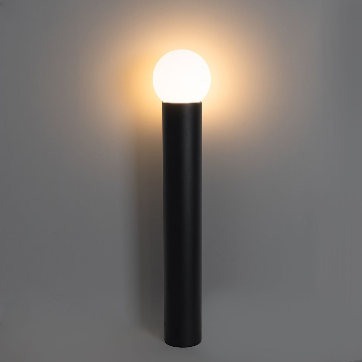 Staande buitenlamp zwart met opaal glas 80 cm IP44 - Huma