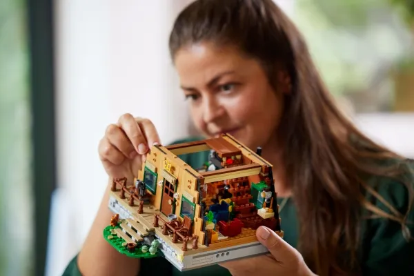 LEGO Ideas 21338 A-hytte