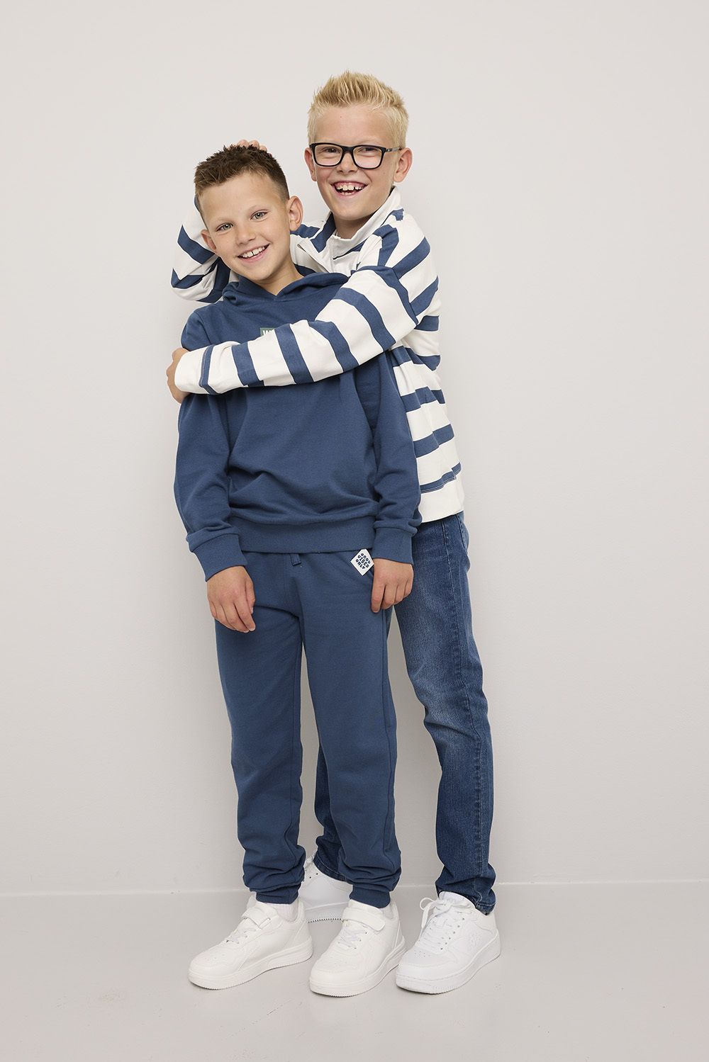 Genser med striper og zip
