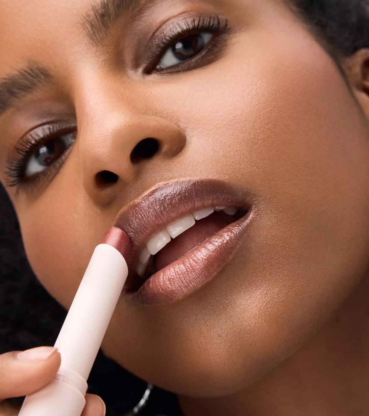 Catrice - Brilho Labial em Bastão Diamond Glaze - 010: No Glitter, No Glory