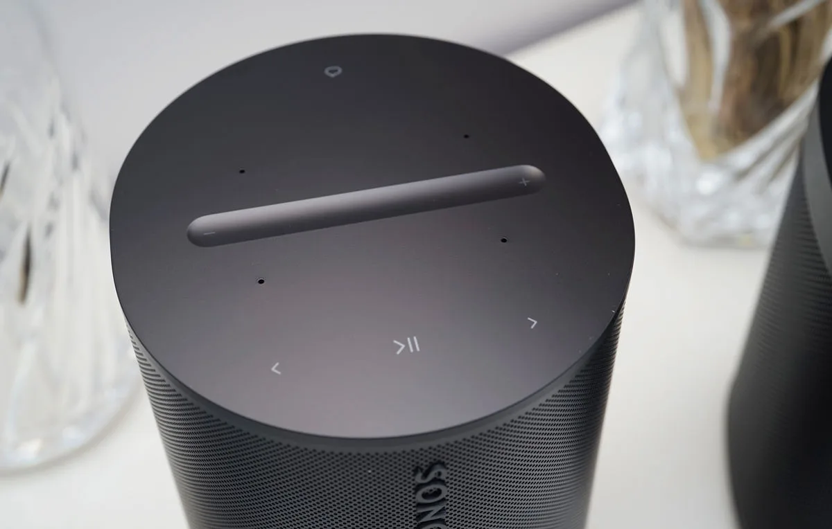 Sonos Era 100 Noir   Vogel's SFS 4113 Noir Enceintes connectées