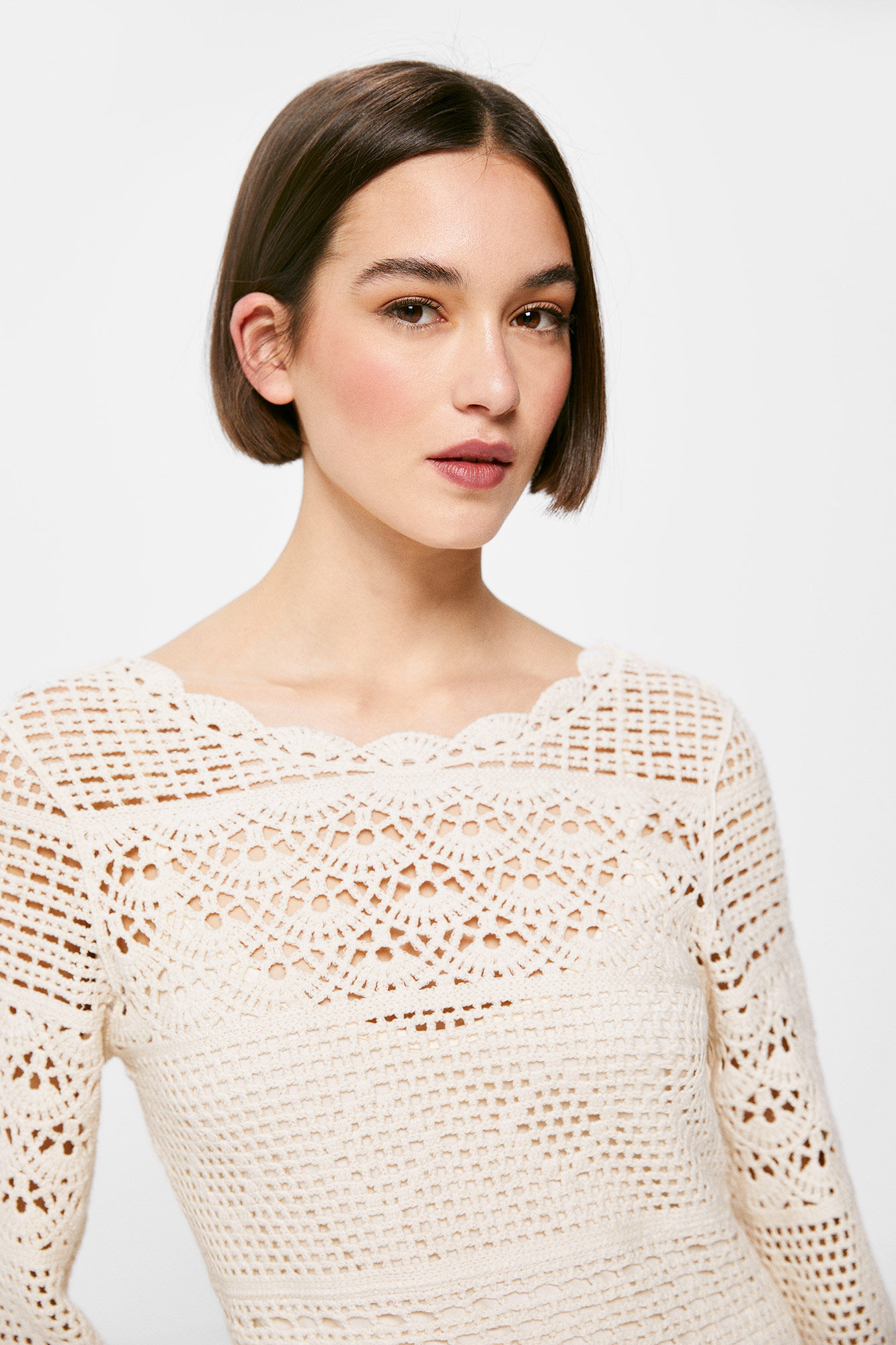 Vestido de crochê com decote nas costas - Marrom