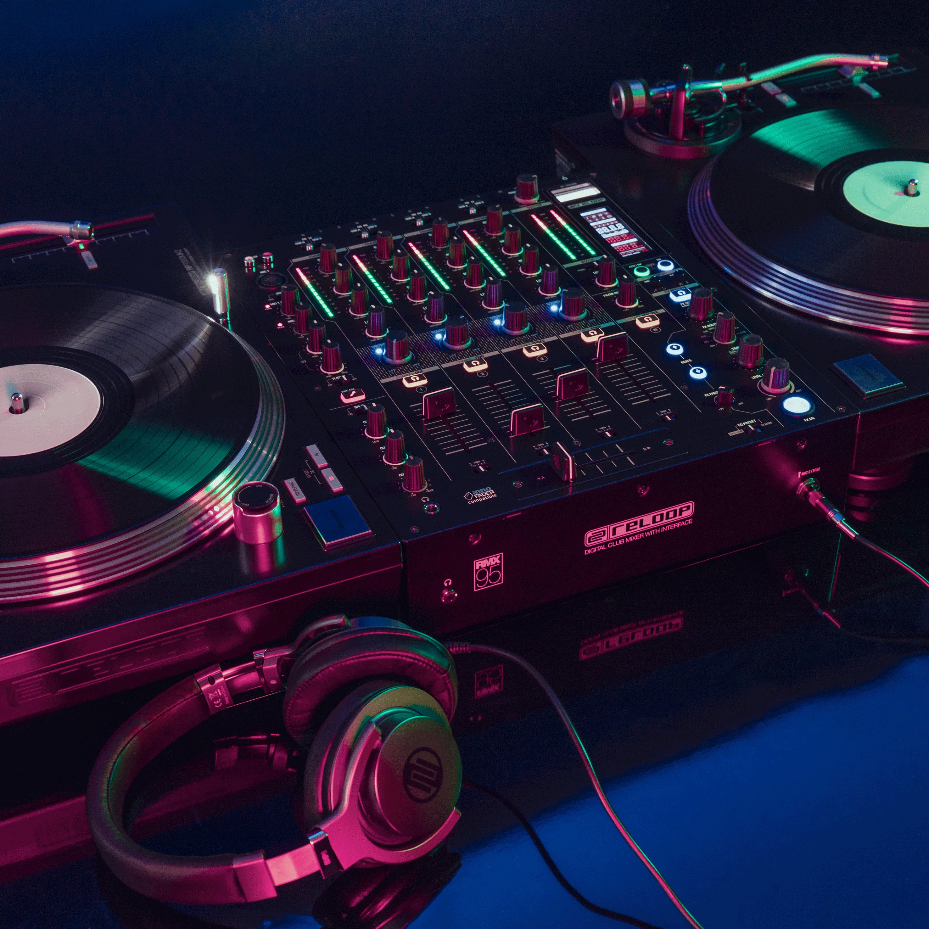 Reloop RMX-95 4+1 kanaals digitale clubmixer