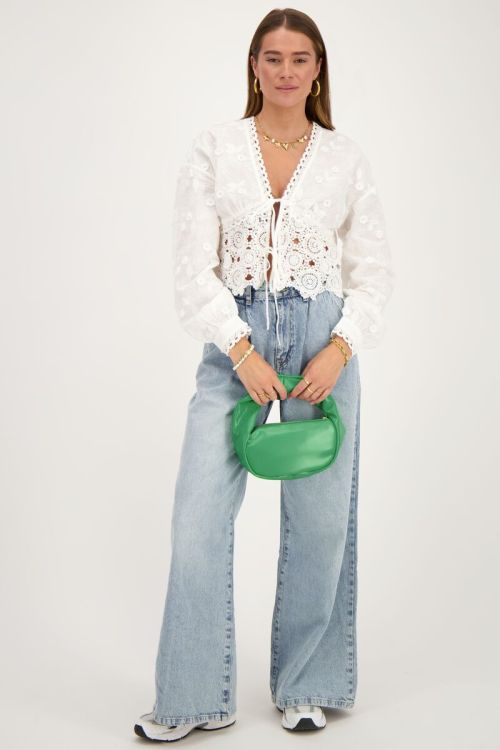 Witte strikjes top met embroidery en crochet